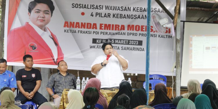 Antusiasme Warga Makroman Ikuti Agenda Sosialisasi Wawasan Kebangsaan Ananda Emira Moeis