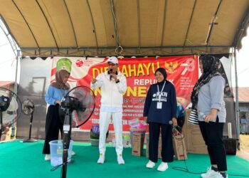 Senam Sehat Bersama Warga Desa Loa Raya, Alif Turiadi Ungkap Rasa Syukur 78 Tahun Kemerdekaan