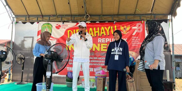 Senam Sehat Bersama Warga Desa Loa Raya, Alif Turiadi Ungkap Rasa Syukur 78 Tahun Kemerdekaan