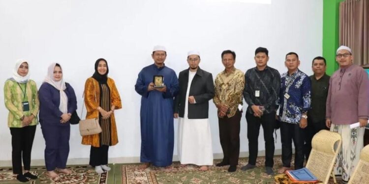 Lagi, Pansus Tentang Fasilitas Penyelenggaraan Ponpes Kunjungan ke Pesantren Al-Bahjah Cirebon