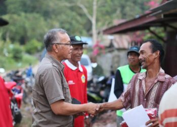 Samsun Diskusi Bersama Warga Desa Bukit Pariaman Soal Infrastruktur Dusun