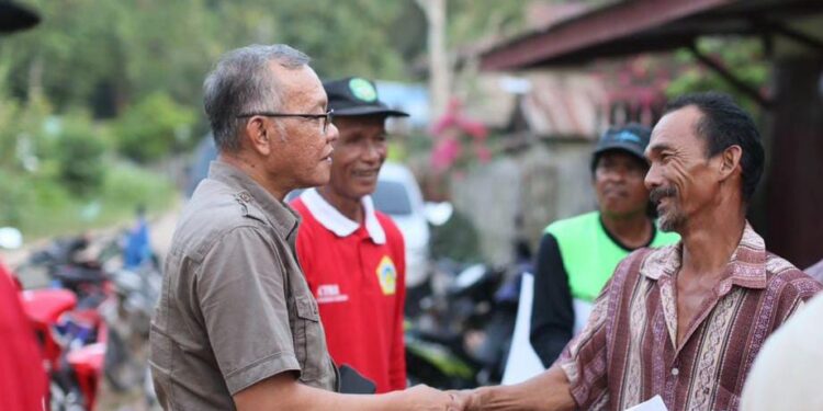 Samsun Diskusi Bersama Warga Desa Bukit Pariaman Soal Infrastruktur Dusun
