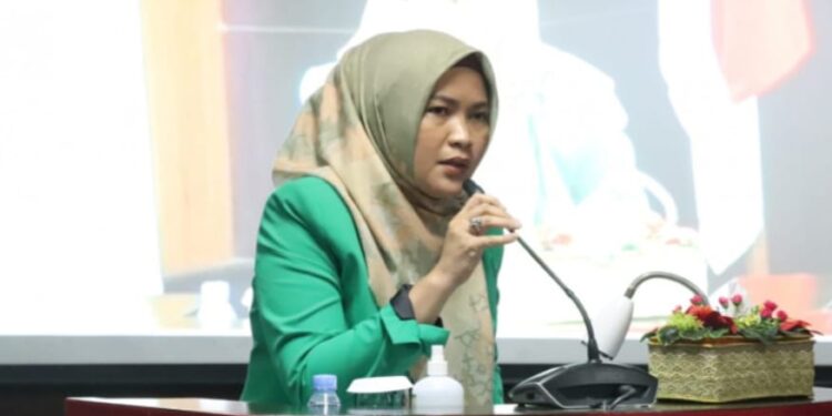 Infrastruktur Jalan Kabupaten Paser Hambat Roda Ekonomi Masyarakat, Yenni Dorong Pemkab Segera Lakukan Koordinasi