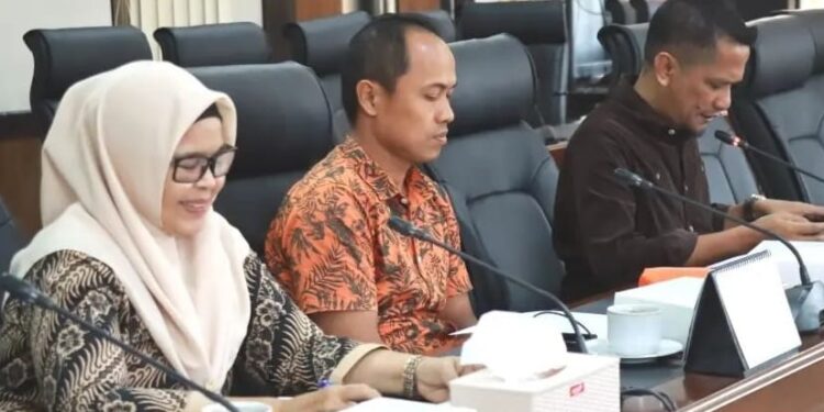 Komisi II DPRD Kaltim RDP Bersama PPKUKM Membahas Realisasi Program Kerja Tahun 2023