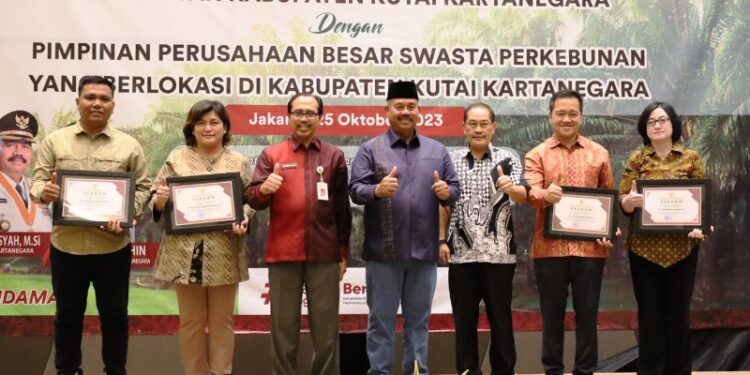 Mampu Entaskan Kemiskinan, Perusahaan di Kukar Diberi Penghargaan