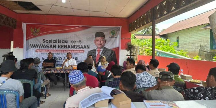Seno Berikan Sosialisasi Wasbang Kepada Masyarakat Tenggarong Seberang