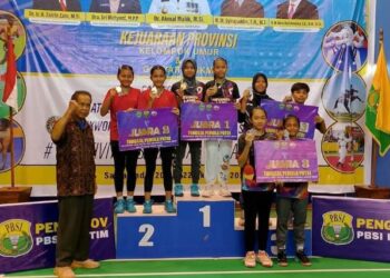 Peserta Bulutangkis Pelajar Piala Gubernur Kaltim 2023 Berprestasi Diapresiasi Dispora