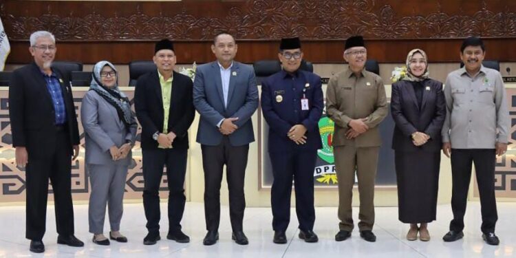 Samsun Pimpin Rapur DPRD Kaltim ke-43, Hadir Secara Langsung Penjabat Gubernur Kaltim Akmal Malik