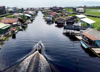 Desa Muara Enggelam: Destinasi Wisata Air Unik di Hati Danau Melintang