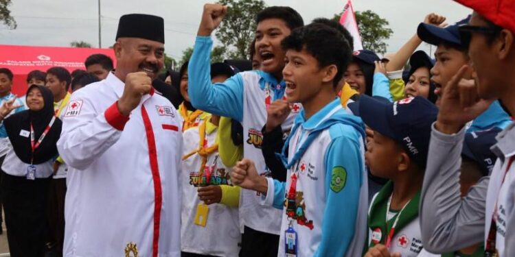 Bupati Edi Damansyah Resmi Menutup JUMBARA III PMR di Kutai Kartanegara