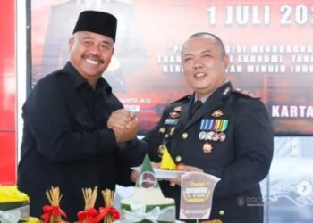Bupati Kukar Edi Damansyah Hadiri Peringatan Hari Bhayangkara ke-78 di Mapolres Kukar