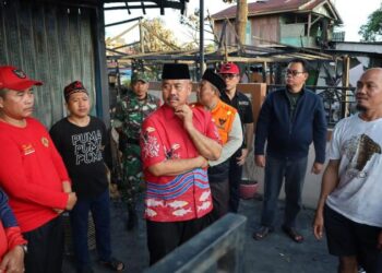 Bupati Kukar Tinjau Langsung Korban Kebakaran di Loa Ipuh