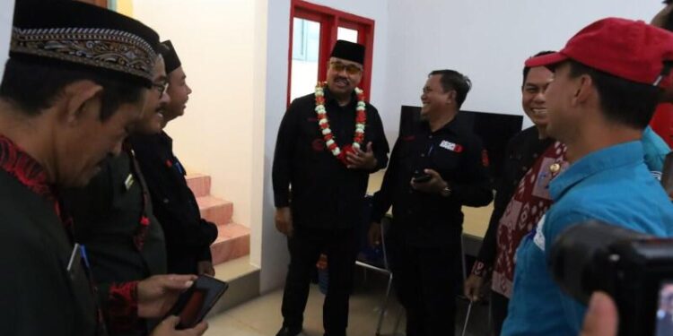 Bupati Edi Damansyah Resmikan Kantor Desa Loleng dan Dorong Peningkatan Layanan Kesehatan Masyarakat
