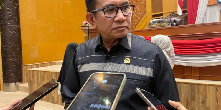 Joha Fajal Tekankan Pentingnya Sosialisasi untuk Relokasi PKL dan Pengusaha Kapal di Proyek Teras Samarinda Tahap II