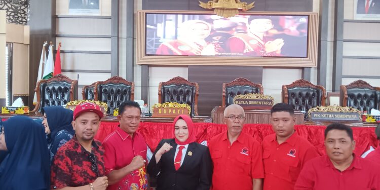 Srikandi PDI-P Peraih Suara Terbanyak Pileg Kukar Resmi Dilantik