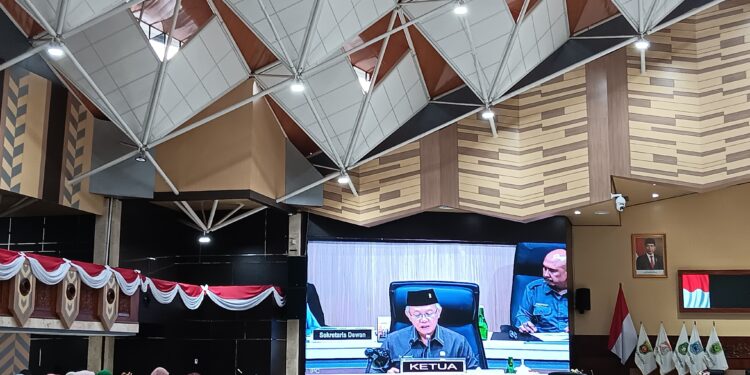 DPRD Kaltim Gelar Rapur Ke -27 Terkait Jawaban Pemprov Atas Pandangan Umum Fraksi Mengenai Nota Keuangan APBD 2025