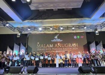 Wartini Sampaikan Pesan Kepada Pemuda Berprestasi Yang Mendapatkan Penghargaan Dispora Kaltim Pada Malam Anugerah