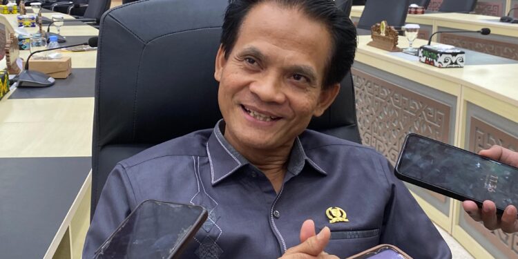 Renovasi Ruang Kerja Tak Halangi Subandi Lanjutkan Komunikasi dengan Masyarakat