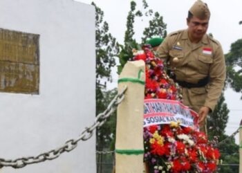 Ziarah Makam Pahlawan di Tengah Gerimis, Pjs. Bupati Kukar Kenang Perjuangan Bangsa