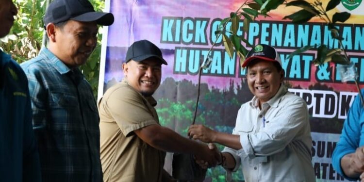 Dorong Transformasi Ekonomi Hijau, Pemkab Kukar Gelar Kick Off Penanaman Hutan Rakyat