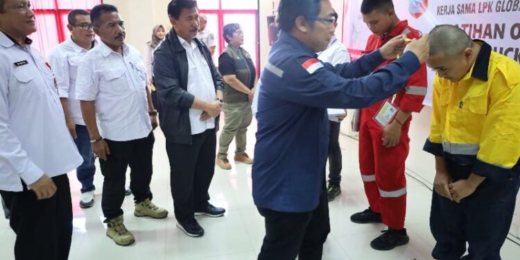 Distransnaker Kukar Gelar Pelatihan Pengelasan dan Operator Alat Berat Berstandar Internasional