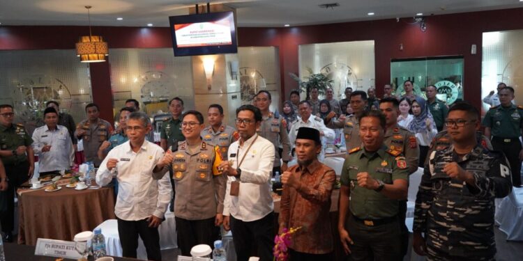 Jarak dan Cuaca Laut, Tantangan Distribusi Logistik Pilkada Kutim