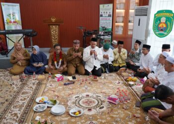 Pjs Bupati Kutim dan Kepala DPPKB Kompak Dukung Kegiatan Khataman Quran