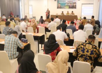 Melalui Rapat Koordinasi Lintas Instansi, Pjs Bupati Kutai Timur Tekankan Data yang Valid untuk Tangani Masalah Kemiskinan