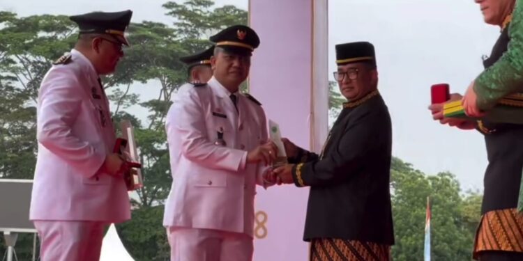 Upacara HUT Ke-68 Kaltim, Akmal Malik Pertegas Peran Strategis Kaltim Sebagai IKN