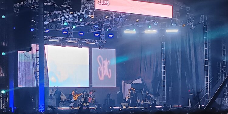 Konser Slank Ramaikan Penutupan Perhelatan HUT Kaltim ke-68