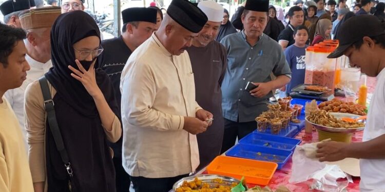 Pasar Ramadan Kukar Kini Terpusat di Depan Masjid Agung Sultan Sulaiman