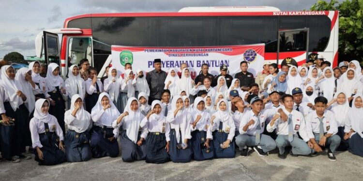 Bupati Kukar: Tidak Boleh Ada Anak Putus Sekolah Karena Biaya
