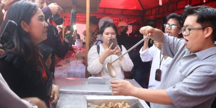 “Takjil War” Berbagi Keberkahan Ramadan dengan Doa di Kukar