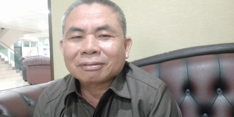 Sariman Dorong Penggunaan Latrit untuk Perbaikan Jalan Usaha Tani