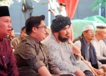 Bukber Berkah, Wakil Bupati Kukar Bagikan 15 Hadiah Umroh Gratis