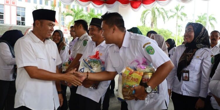 ASN dan Honorer Kukar Dapat Bingkisan Lebaran, Ini Pesan Sekda!