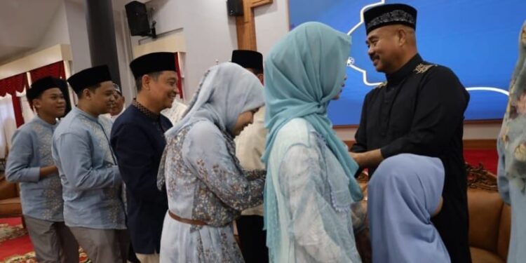 Semarak Open House Pemkab Kukar, Ribuan Warga Bersilaturahmi