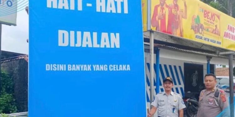 Jalur Mudik di Kukar Dilengkapi Spanduk Imbauan, Pengendara Diingatkan Lebih Waspada