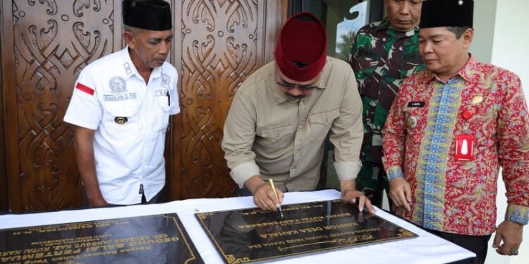 Bangunan Baru, Semangat Baru: Bupati Kukar Tekankan Pelayanan Optimal di Desa Kahala