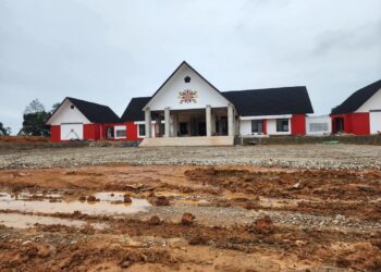 Kantor Baru Siap, Warga Kota Bangun Darat Tinggal Tunggu Listrik
