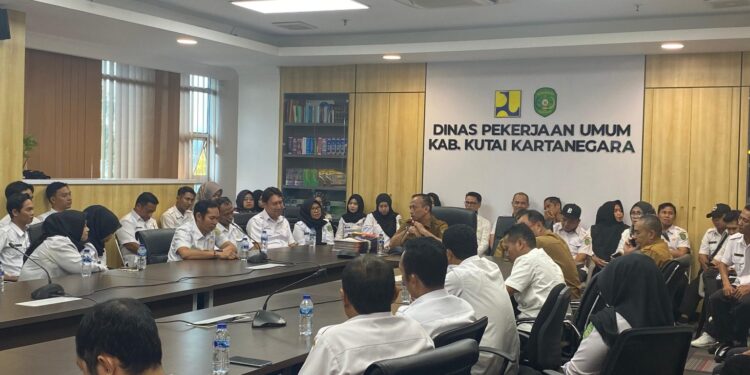 Resmi Diangkat, PPPK Baru Dinas PU Kukar Diminta Siap Adaptasi dan Berinovasi