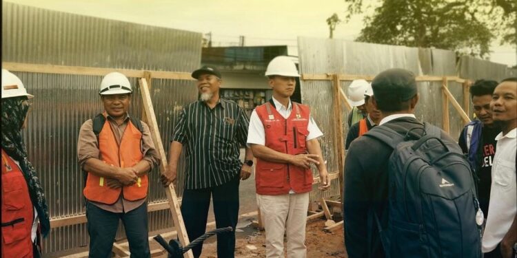 Demi Percepatan Proyek Jembatan Besi, Dinas PU Kukar Tutup Akses Jalan Sementara