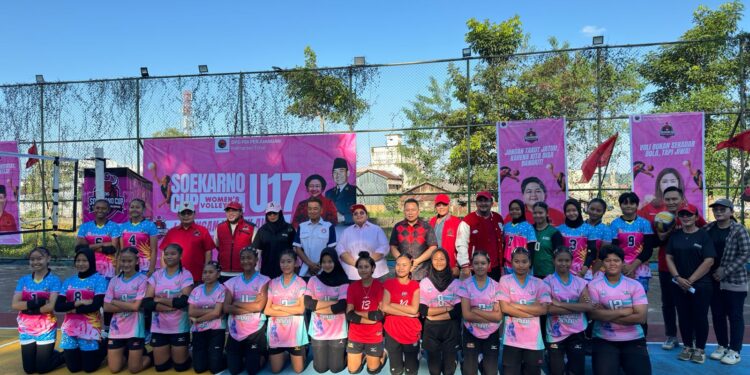 Penuh Semangat, Ananda Emira Moeis Resmi Buka Kejuaraan Bola Voli Soekarno Cup U-17