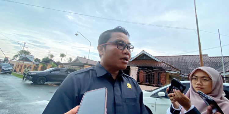 Jalan Rusak Hambat Pemerataan di Pedalaman Kukar, Guntur Desak Pemerintah Fokus pada Aksesibilitas Wilayah Terpencil