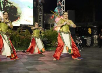 Budaya Kukar Tampil Memukau di Titik Nol Yogyakarta, Eroh Bebaya Jadi Magnet Ribuan Penonton