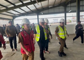 Bupati Kukar Aulia Rahman Basri Tinjau Progres Pasar Tangga Arung, Target Rampung Akhir Tahun Ini