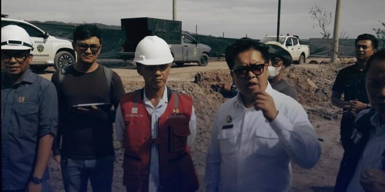 Akses Warga Terancam Longsor, Dinas PU Kukar Tindaklanjuti Instruksi Wabup di Kelurahan Pendingin