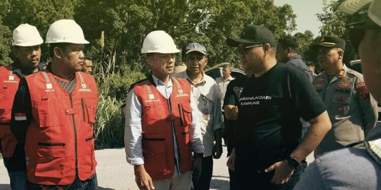 Dinas PU Kukar Tindaklanjuti Arahan Bupati, Prioritaskan Perbaikan Jalan Berlubang di Hulu Mahakam