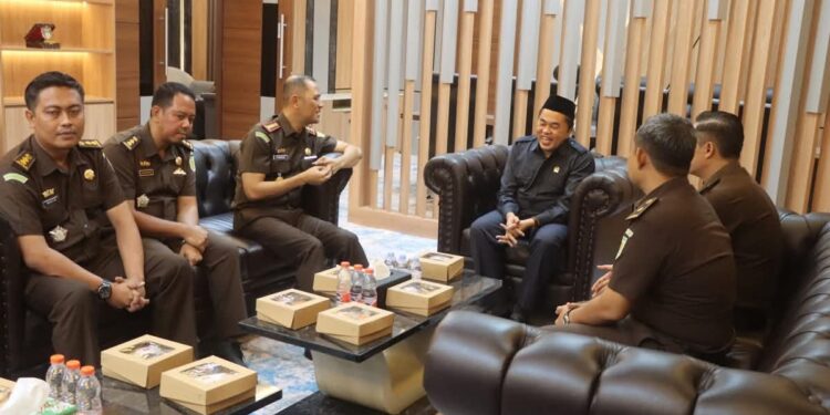 Sinergi Antarlembaga: Ketua DPRD Kukar Sambut Kajari Tenggarong Baru