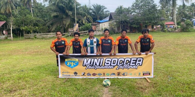 Pemuda RT. 06 Palampang Gelar Tunamen Mini Soccer Dengan Konsep Gotong Royong